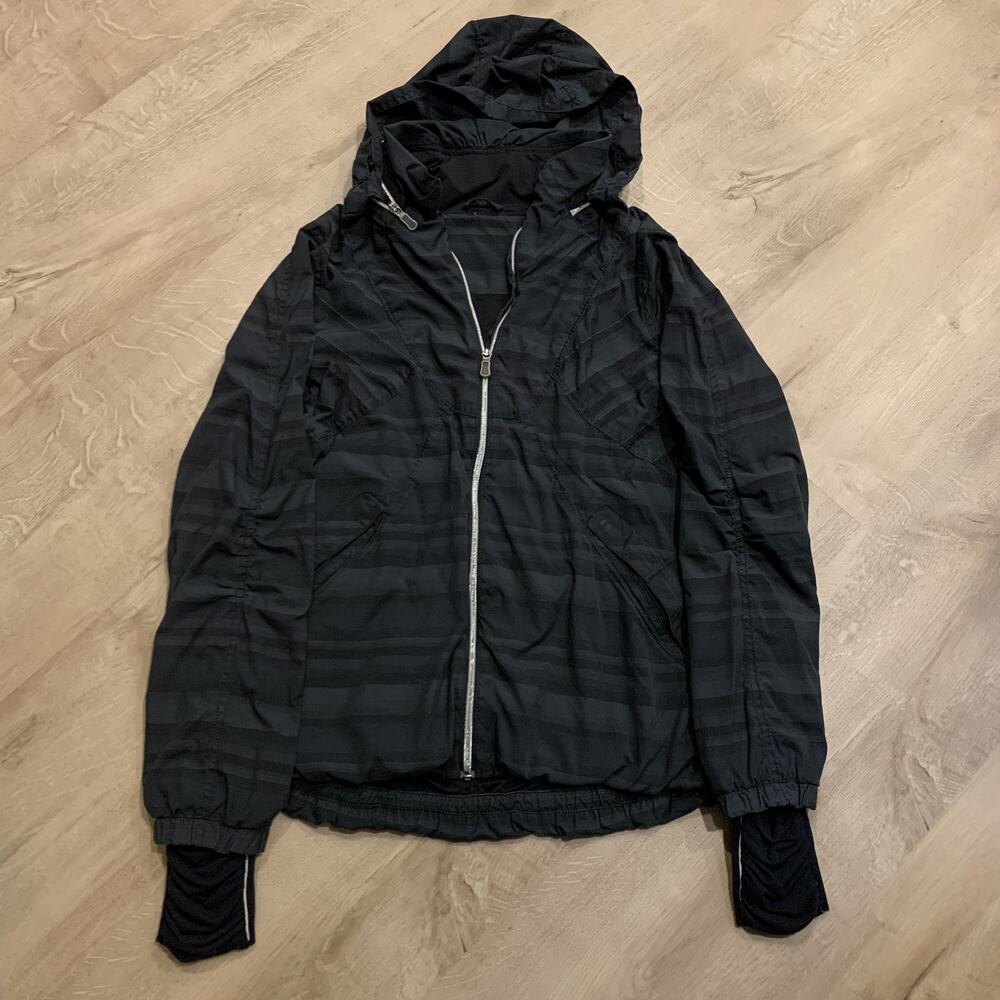 Lululemon Run Hustle Jacket Stripe Ruched Black Jacket Womens 8 Full Zip Running